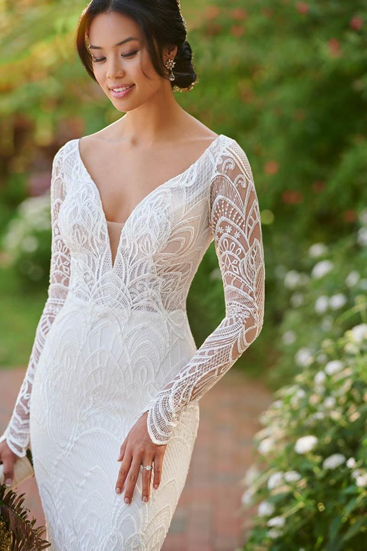 Essense of Australia Trunk Show Main Image