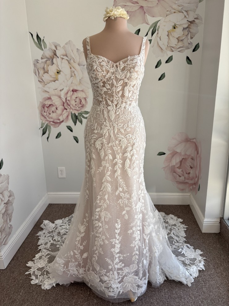 Bella Rose Abigail Default Thumbnail Image