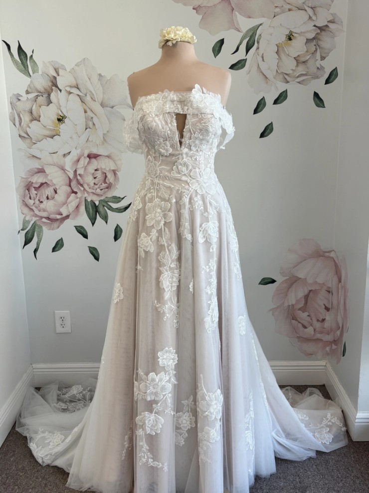Bella Rose Margot Default Thumbnail Image