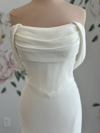 Bella Rose Elodie #1 thumbnail