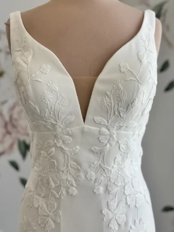 Bella Rose Lainey #1 thumbnail